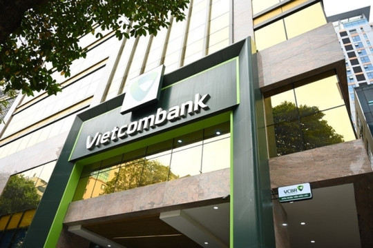 Vietcombank ghi nhận tín dụng và huy động đều sụt giảm trong quý I/2024, nợ xấu tăng lên 1,22%