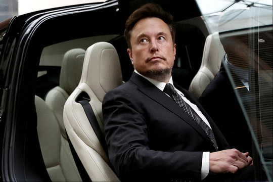 Elon Musk bất ngờ đến thăm Trung Quốc
