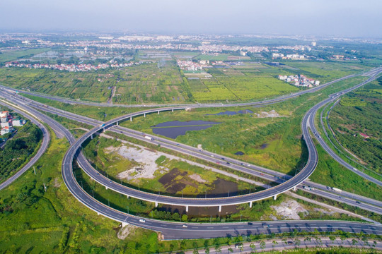 Tuyến đường 45.000 tỷ đồng đi qua 5 tỉnh thành miền Bắc, là cao tốc đầu tiên của Việt Nam đạt chuẩn quốc tế