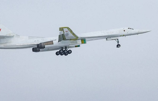 4 máy bay quân sự Nga xuất hiện gần không phận Mỹ