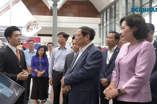 Sự kiện lớn nhất của ngành Ngân hàng 2024 khởi động: Phó Chủ tịch Đỗ Quang Vinh giới thiệu sản phẩm SHB với Thủ tướng và Thống đốc