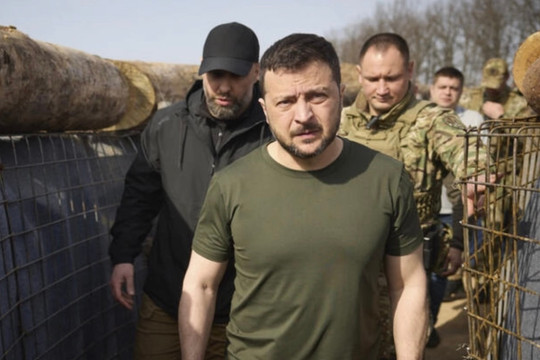 Tổng thống Ukraine sa thải trưởng nhóm vệ sĩ