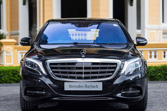 Xe sang Maybach nhiều lần bán ế, ngân hàng giảm giá sốc