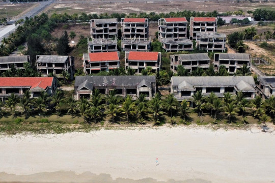 Dự án nghỉ dưỡng 110 triệu USD tiêu điều, phơi mưa nắng bên bãi biển Đà Nẵng