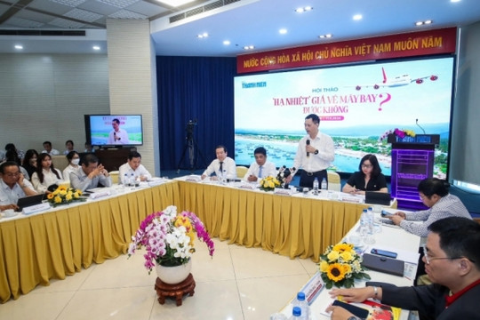 Mua vé máy bay 0 đồng vẫn phải trả mấy trăm ngàn: Sếp TCT Cảng Hàng không Việt Nam giải thích lý do