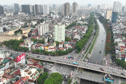 Cách nào đủ tiền để mở rộng đường Láng?