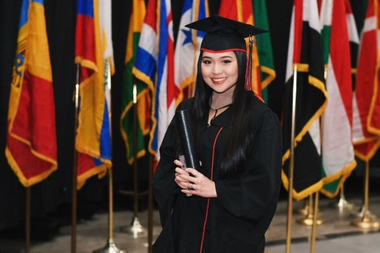 Cô gái Việt lọt top 1% kỳ thi luật sư ở Mỹ với điểm số xuất sắc: Được chọn phỏng vấn bởi Big Law, tốt nghiệp sớm cùng tấm bằng thạc sĩ Kinh tế với GPA tuyệt đối