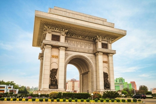 Bất ngờ trước công trình Khải Hoàn Môn lớn nhất thế giới ở Triều Tiên