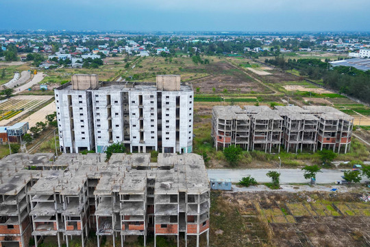 Dự án hơn 1.000 căn hộ cho người thu nhập thấp bị bỏ hoang cả thập kỷ