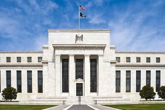 Fed sẽ duy trì lãi suất cao kỷ lục trong thời gian lâu hơn?