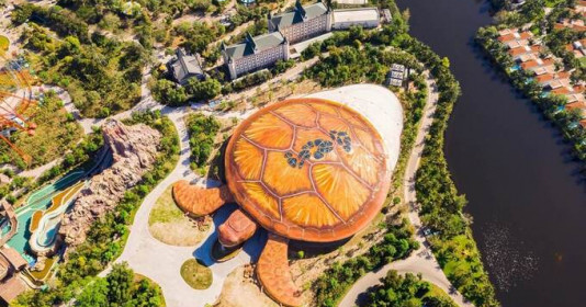 Việt Nam có một thủy cung hình con rùa lọt top lớn nhất thế giới nằm trên thành phố đảo, là nơi sinh trưởng của gần 300.000 sinh vật