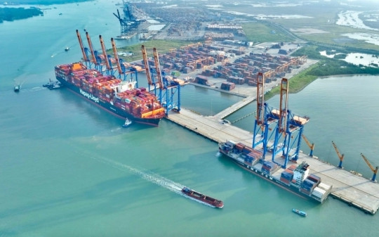 Sở hữu nhiều cảng biển 'đắt giá', Việt Nam 'dọn đường' đón tàu trọng tải lớn