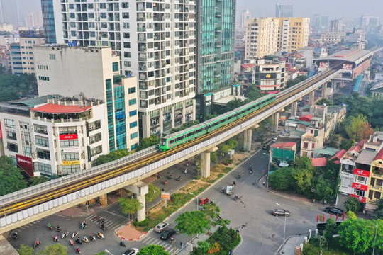 Bộ Chính trị thông qua nhóm giải pháp đột phá cho giao thông Hà Nội