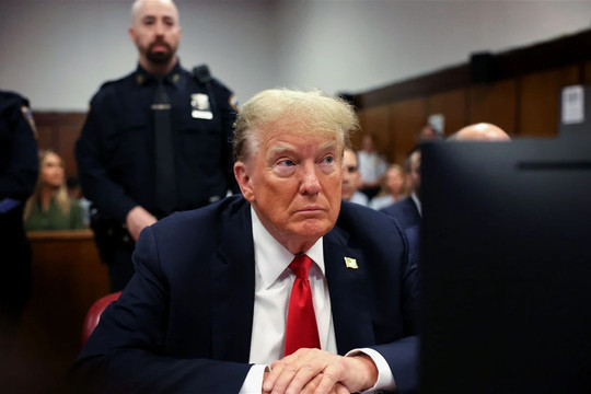 Ông Trump ‘nín thở’ chờ phán quyết trong vụ truy tố hình sự ở New York