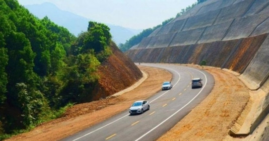 Diễn biến mới nhất dự án đường bộ đi qua 3 nước Việt Nam, Lào, Thái Lan được ‘đại gia’ Hoành Sơn đầu tư