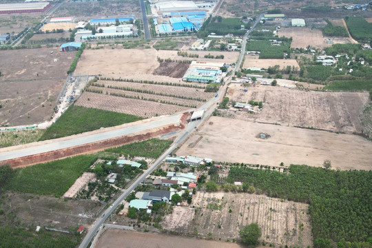 Cảnh đối lập ở dự án cao tốc Biên Hòa - Vũng Tàu sau gần 1 năm thi công