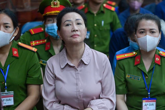 Bà Trương Mỹ Lan vận chuyển qua biên giới hơn 106 ngàn tỷ đồng