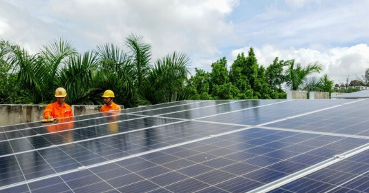 Muốn cấp phép xây dựng cho dự án điện mặt trời áp mái tại khu công nghiệp, doanh nghiệp cần lưu ý gì?