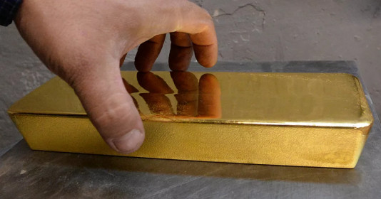 Phát hiện 25,5kg vàng trị giá 17 tỷ đồng rơi ra từ vali ở sân bay, chủ nhân số vàng là 1 ẩn số