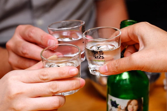 Tập đoàn đồ uống Hàn Quốc chi 100 triệu USD, Việt Nam sắp có máy rượu Soju đầu tiên