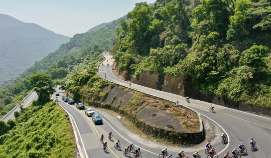 Tuyến đường hơn 2.300km duy nhất của Việt Nam từng lọt top 'Cung đường xe đạp đẹp nhất thế giới'