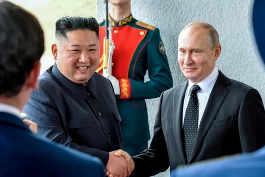 Những món quà đặc biệt Tổng thống Putin và Chủ tịch Kim Jong-un bất ngờ dành tặng cho nhau