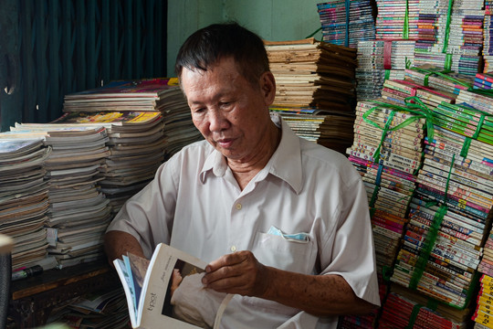 Cụ ông ở TPHCM có tiệm sách cũ hơn 40 năm, nhiều 'đồ quý' giá nào cũng không bán