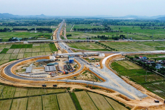 Hiện trạng 19km cuối cao tốc Diễn Châu - Bãi Vọt trước ngày thông xe
