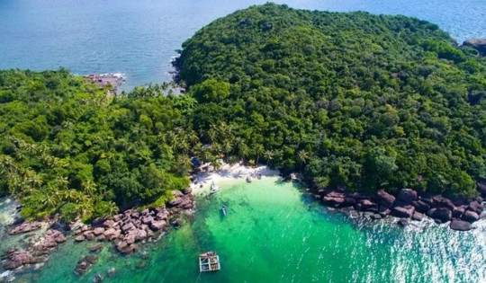 Thiên đường biển sánh ngang Maldives nằm ngay thành phố đảo đầu tiên của Việt Nam