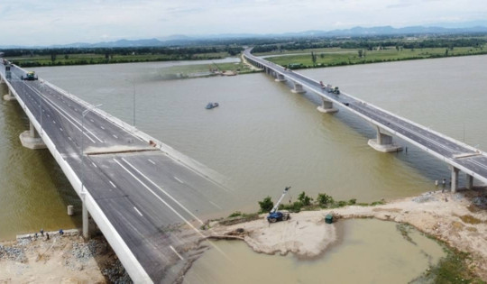 Cây cầu đặc biệt vắt qua sông Lam nằm trong dự án cao tốc gần 150.000 tỷ đồng hẹn ngày 'cán đích'
