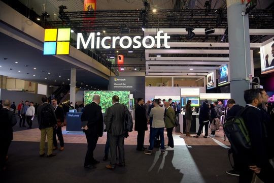 EU cáo buộc Microsoft cản trở cạnh tranh