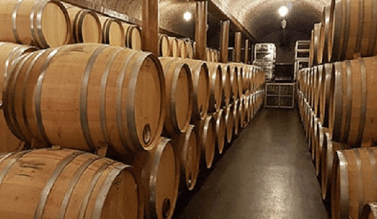 Ngân hàng rao bán tài sản đảm bảo gần 7.000 thùng rượu vang