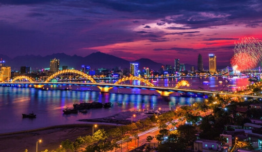 Việt Nam chính thức có khu thương mai tự do gắn liền cảng biển lớn nhất miền Trung