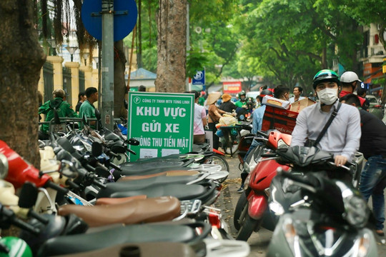 Hà Nội: sẽ thu phí đỗ xe không dùng tiền mặt trên toàn thành phố
