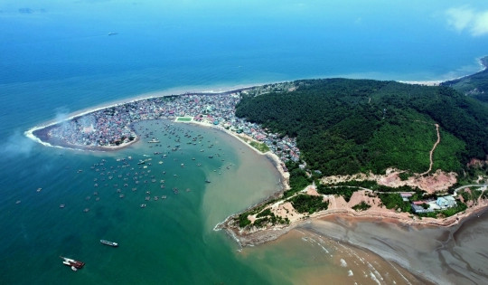 Xã đảo tựa 'bàn tay khổng lồ' du lịch khai mở, từng bước thành động lực phát triển của tỉnh đông dân nhất Việt Nam