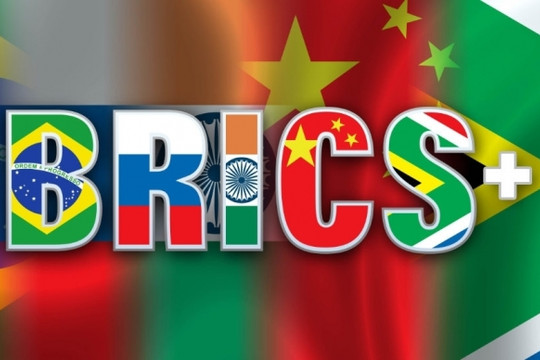Hàng loạt quốc gia đồng ý sáng kiến của ông Putin: BRICS quyết tâm ‘tung đòn’ loại bỏ đồng USD càng nhanh càng tốt?