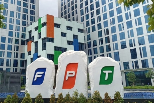 Khối ngoại kết thúc đà bán ròng gần 5.000 tỷ đồng cổ phiếu FPT