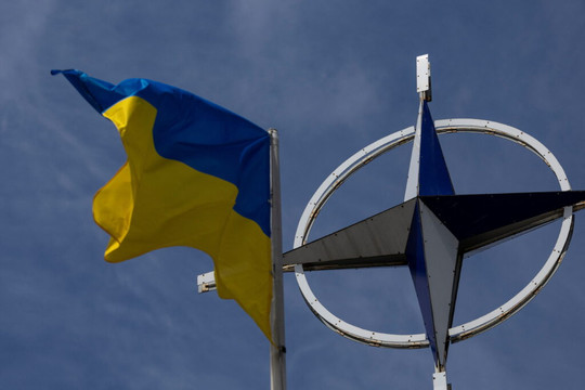 Hàng chục chuyên gia Mỹ hối thúc NATO không nên kết nạp Ukraine