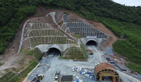 Hầm đường bộ xuyên núi duy nhất trên cao tốc Bắc – Nam qua tỉnh Hà Tĩnh sắp thông xe