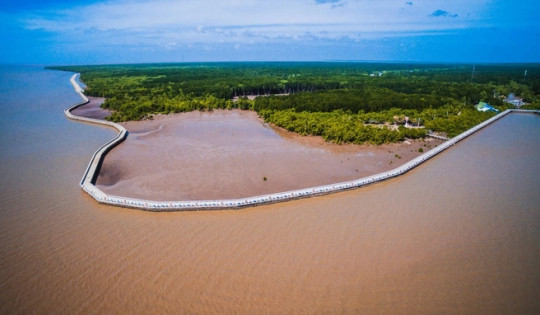 Huyện nằm cuối cùng trên bản đồ Việt Nam là bán đảo ba mặt giáp biển, nơi duy nhất có con sông ăn thông từ biển Đông sang biển Tây