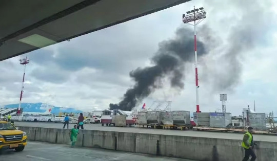 Máy bay chở 19 người bất ngờ rơi khi cất cánh ở sân bay quốc tế, 18 người thiệt mạng