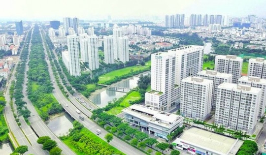 Nghịch lý giá nhà ở Việt Nam: 'Mức tăng thu nhập của người dân chưa theo kịp mức tăng giá nhà và chung cư'