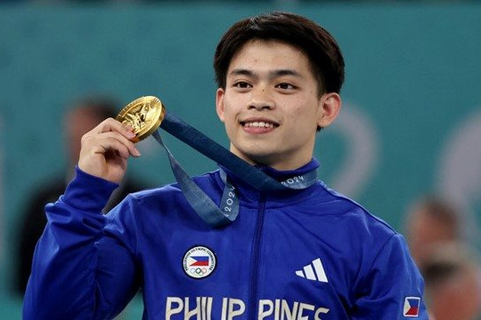 'Người hùng Đông Nam Á' giành 2 HCV Olympic Paris: Ẵm hơn 11 tỷ đồng, được thưởng nhà xịn, ăn gà rán miễn phí trọn đời