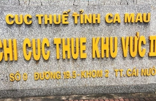 Bắt tạm giam Chi cục trưởng và cấp phó ở Chi cục Thuế tỉnh Cà Mau