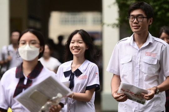 Ngày đầu lọc ảo: Nhiều trường 'bội thu' thí sinh, điểm chuẩn sẽ tăng