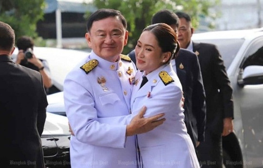 Ông Thaksin sẵn sàng cố vấn giúp con gái vượt qua thách thức