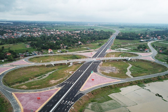 Cao tốc gần 14.000 tỷ đắt nhất Việt Nam chỉ dài chưa đến 25km, có 'siêu' cầu dây văng với dây cáp nặng 800 tấn