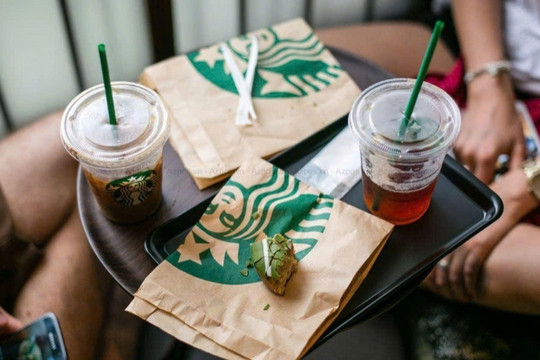 Nguyên nhân nào khiến The Coffee House và Starbucks lần lượt rút lui?