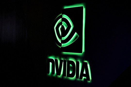 Một ngày đầy sóng gió của Nvidia: Nhận trát hầu tòa, vốn hóa ‘bốc hơi’ gần 300 tỷ USD - cao nhất lịch sử chứng khoán Mỹ