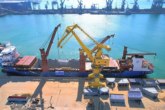 Doanh nghiệp nhà PVS bàn giao lô hàng gần 800 tấn thiết bị cho dự án điện khí trọng điểm của Singapore